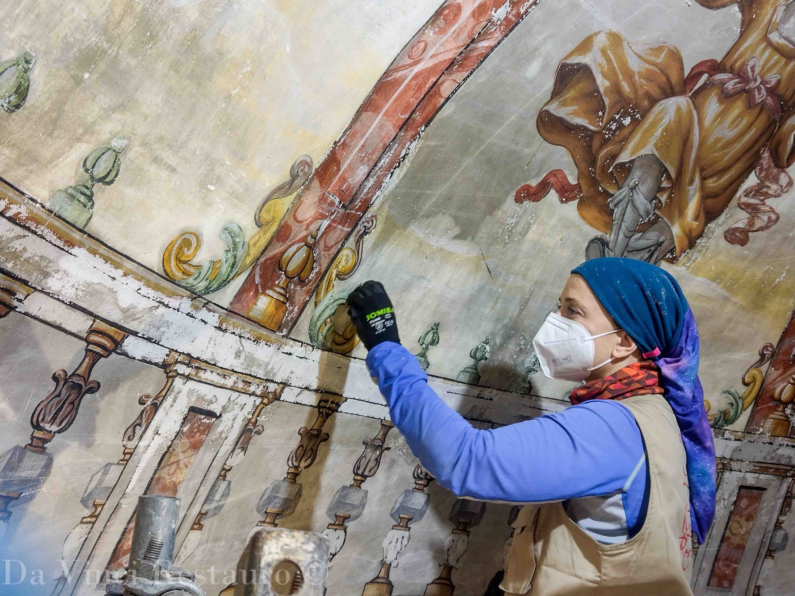 Restauración de pintura mural de Herencia. Limpieza